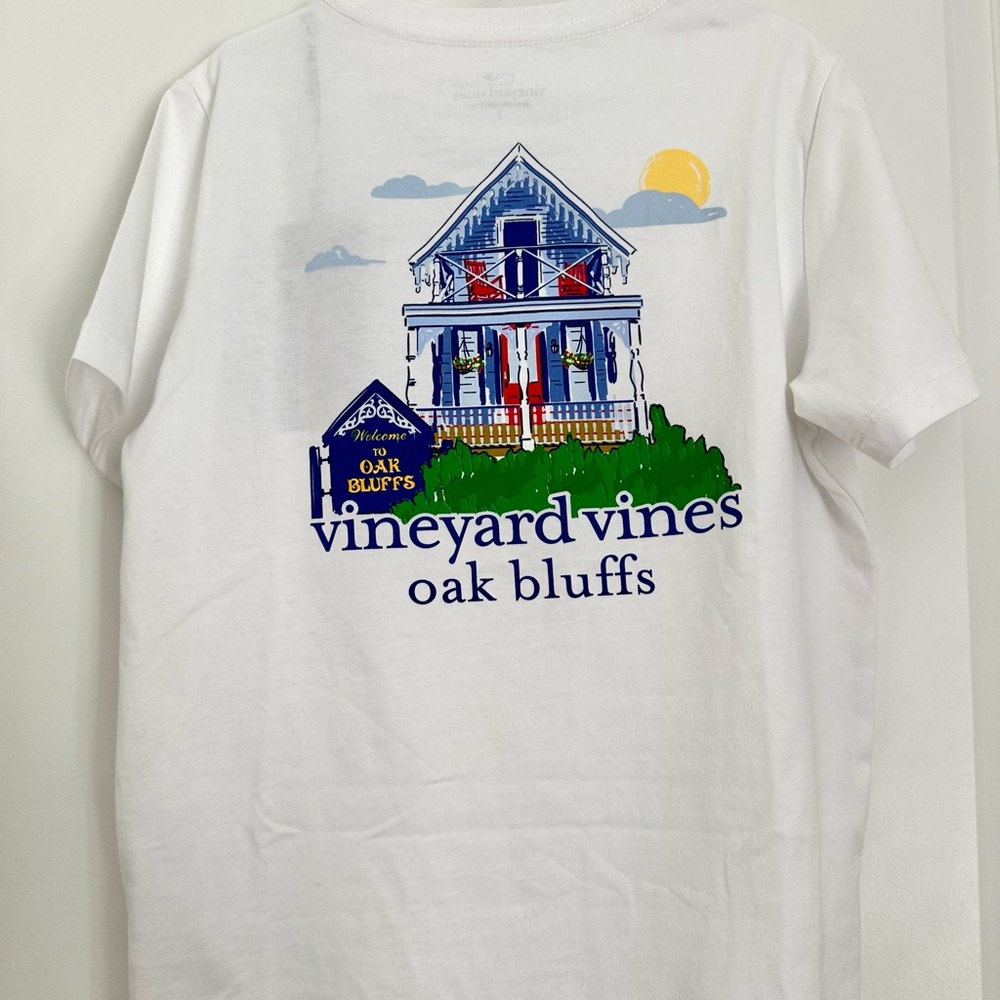 NWT Vineyard Vines White Tee Oak Bluffs MA